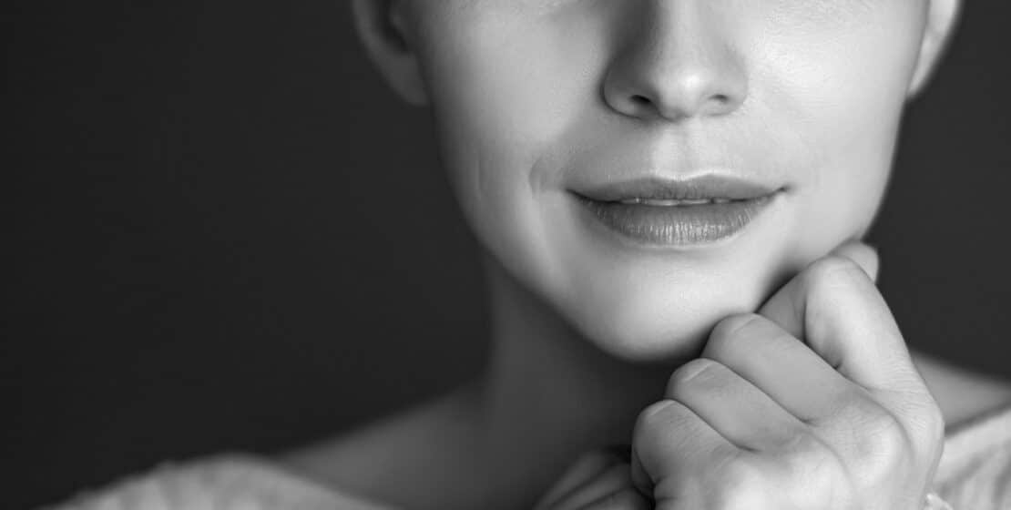 Falten­behandlung ohne Spritze – EMFACE®