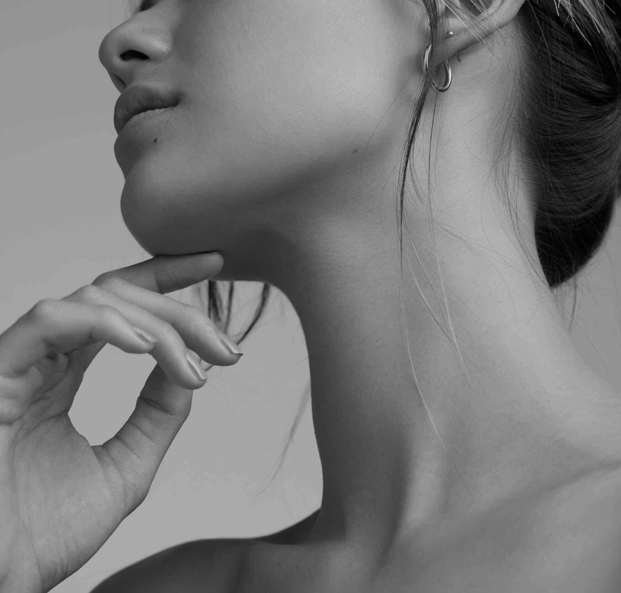 Jawline Contouring